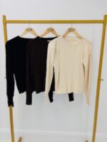 Pull en Maille Viscose avec détails boutonnés – Image 2