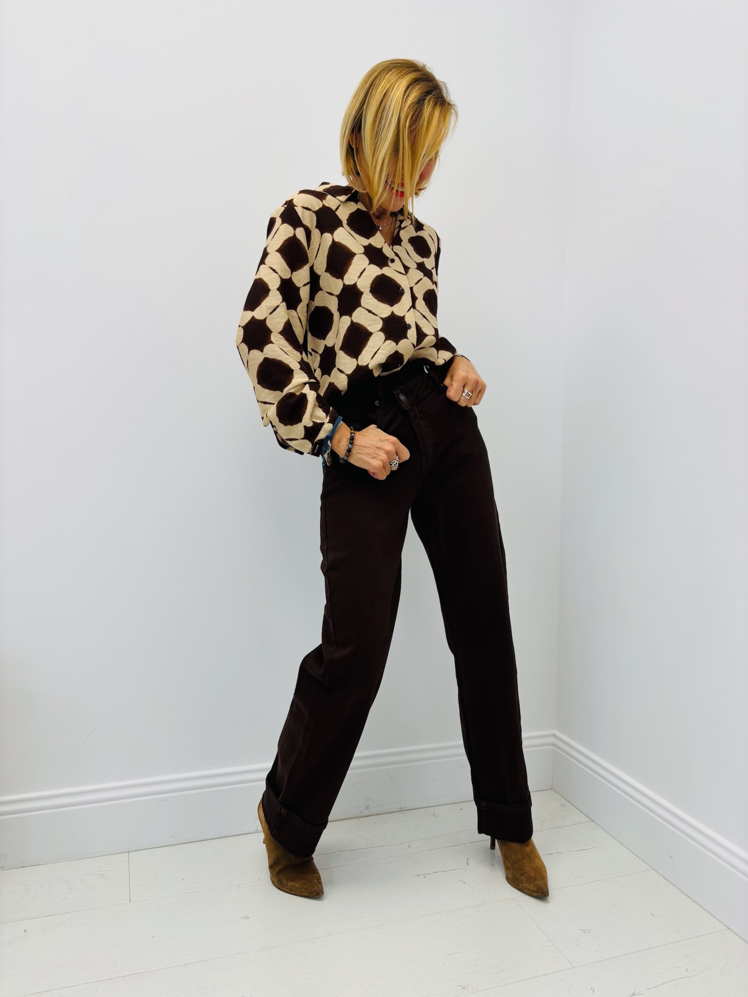 2709834C-8EA0-4F1E-9240-E350C77202C0 Jean Wide Leg Couleur décalée – Image 3