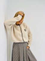 Gilet Doux en viscose & laine – Détail patch "LOVE" – Image 2