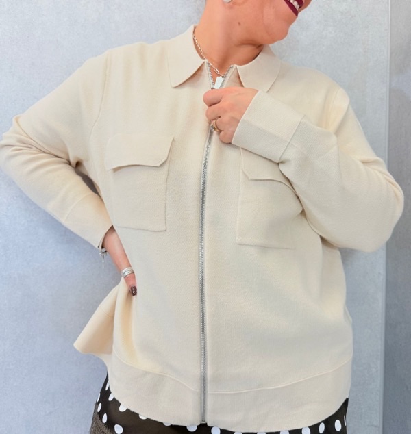 28102025-002 Gilet zippé maille fine à poches – Image 2