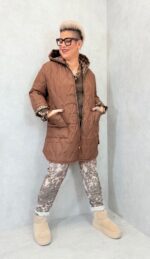Parka matelassée à capuche réversible imprimé léopard – Image 4