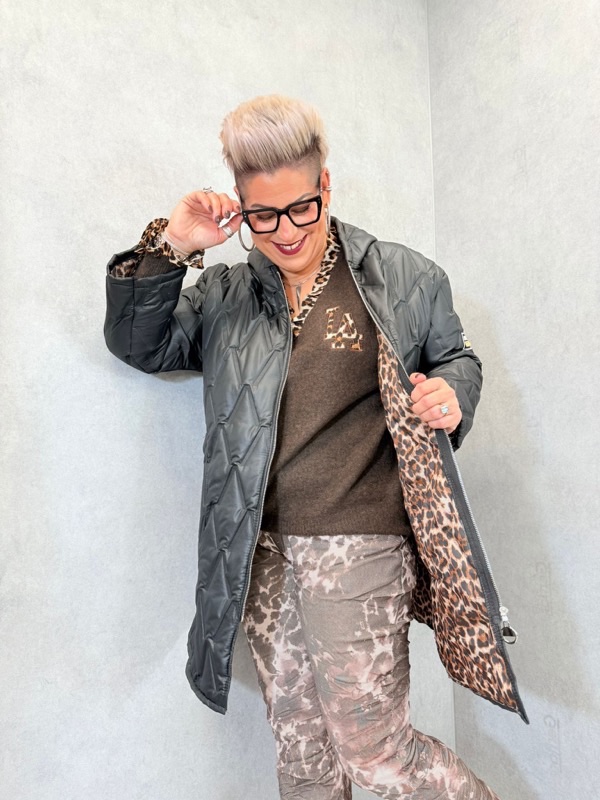 28102025-005 Parka matelassée à capuche réversible imprimé léopard – Image 8