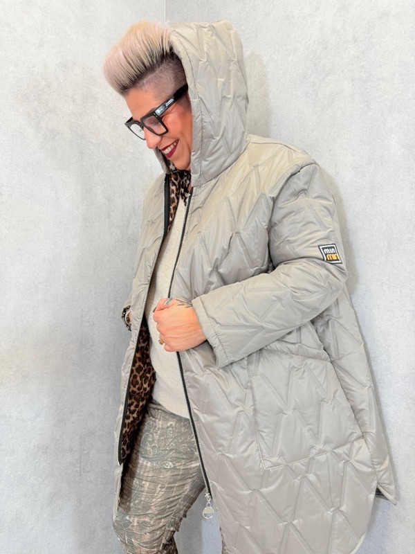 28102025-006 Parka matelassée à capuche réversible imprimé léopard – Image 2