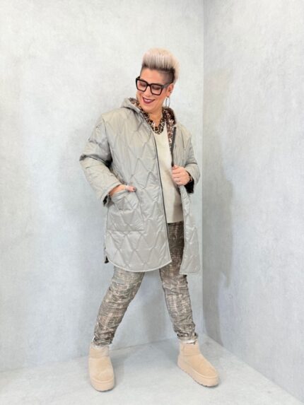 Parka matelassée à capuche réversible imprimé léopard