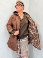 Parka matelassée à capuche réversible imprimé léopard – Image 5