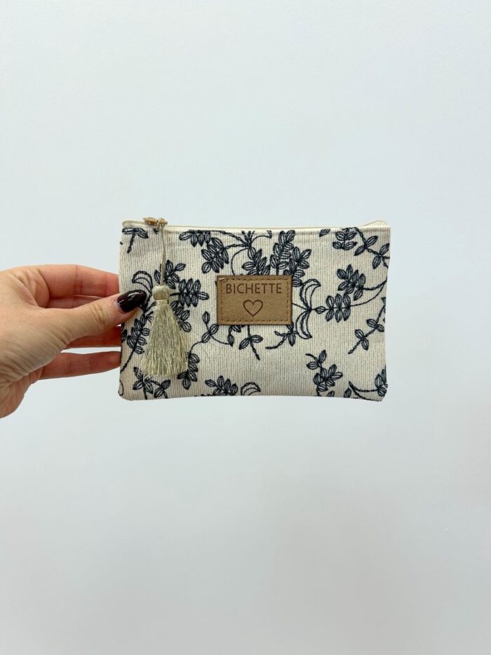 Pochette Imprimée "Bichette" avec pompon – Image 1