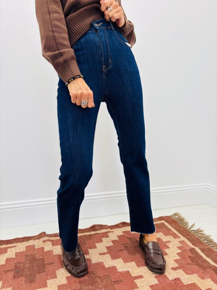 Jean Coupe Flared – Image 1