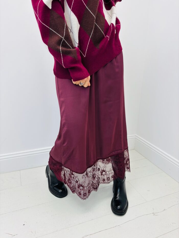 Jupe Viscose dentelle – Élégance satinée – Image 1