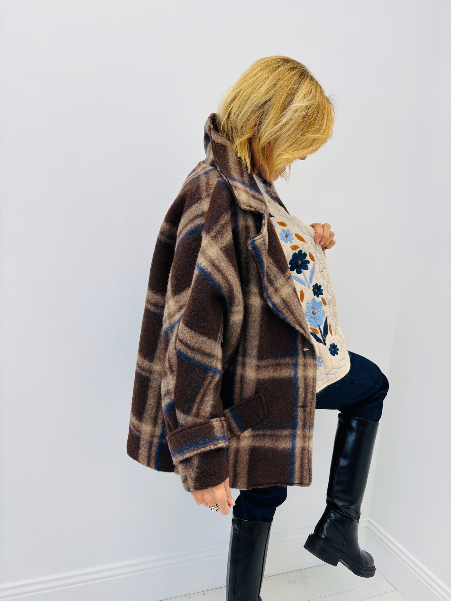 325012AD-3B6D-45B2-81E7-3FC5F160D7C3 Manteau Laine mélangée à carreaux – Esprit cocoon chic 🇮🇹 – Image 7