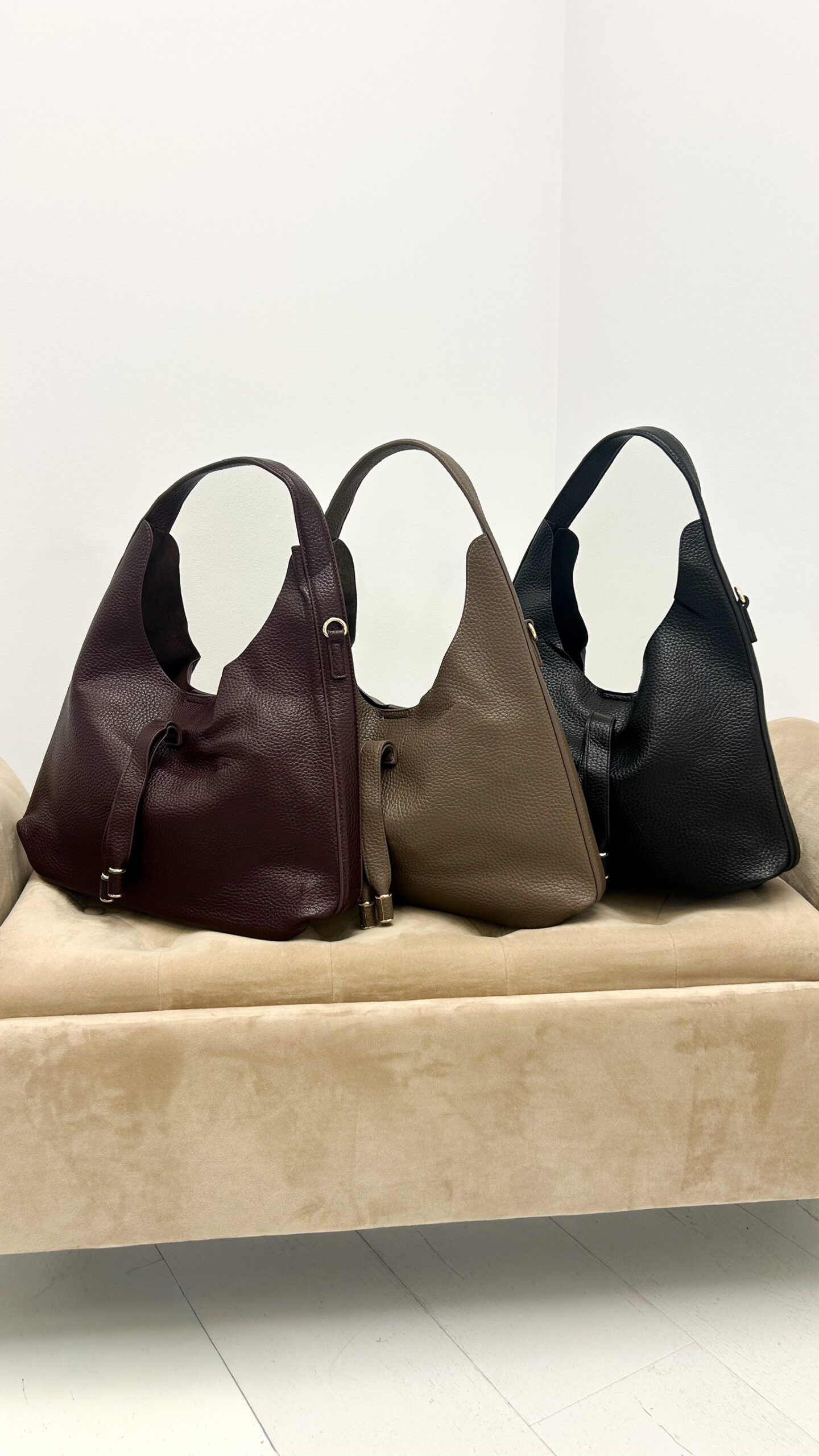 35B76E31-2F1D-49D5-A1BA-68C7F5216CD7 Sac Souple + mini bag assorti – Élégance pratique au quotidien – Image 2