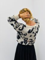 Pull Motif léopard à sequins – Image 2