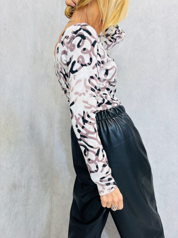 Pull Imprimé Graphique – Modernité & confort fluide – Image 3