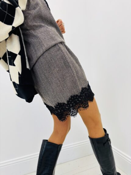 Short Fluide à dentelle contrastée