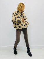 Veste Moumoute à Fleurs – Douceur & style rétro