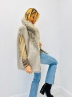 Gilet Reversible Sans Manches en fausse fourrure – modèle par FREDA – Image 8