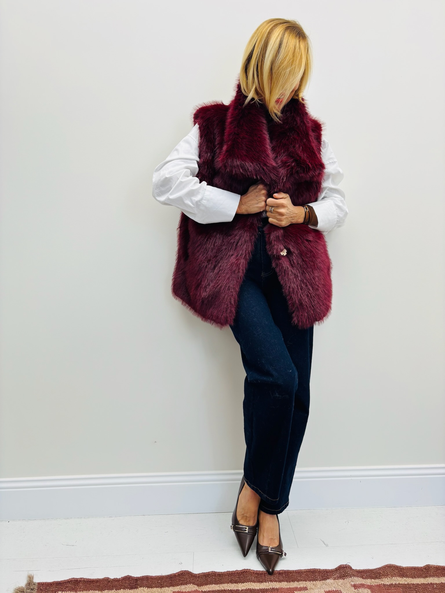 4D867B86-108D-4602-BDBF-D187A442A150 Veste Sans Manches en fausse fourrure – Élégance cocoon italienne – Image 12