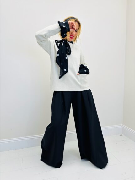 Pull Doux à poche Avant – Élégance minimaliste VALENTYNE