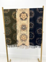 Écharpe Imprimé Fleur – douceur et élégance naturelle