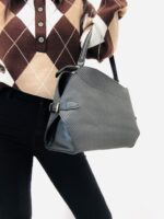 Sac à Main / bandoulière – Élégance urbaine et lignes épurées – Image 3