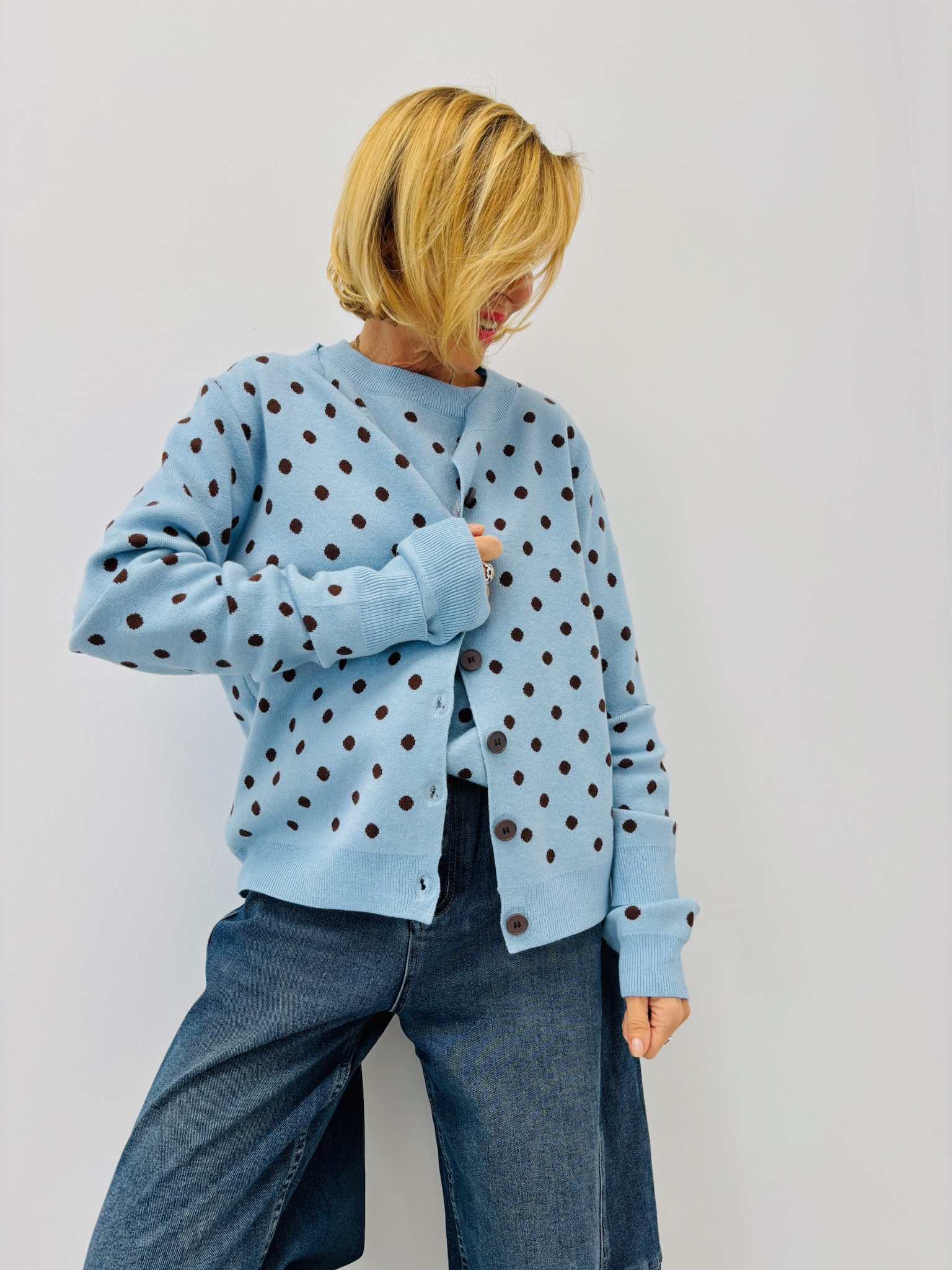 626E2C5E-7357-4C01-877D-700AEA372884 Gilet à Pois rétro chic – Image 1