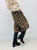 Bermuda à Carreaux avec Ceinture – Élégance rétro et allure moderne – Image 3