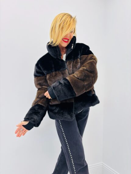 Veste fausse fourrure bicolore – Marque : JOEY & JOEY