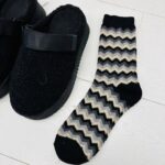 Chaussettes à Motifs Chevrons – Douceur laineuse et style graphique
