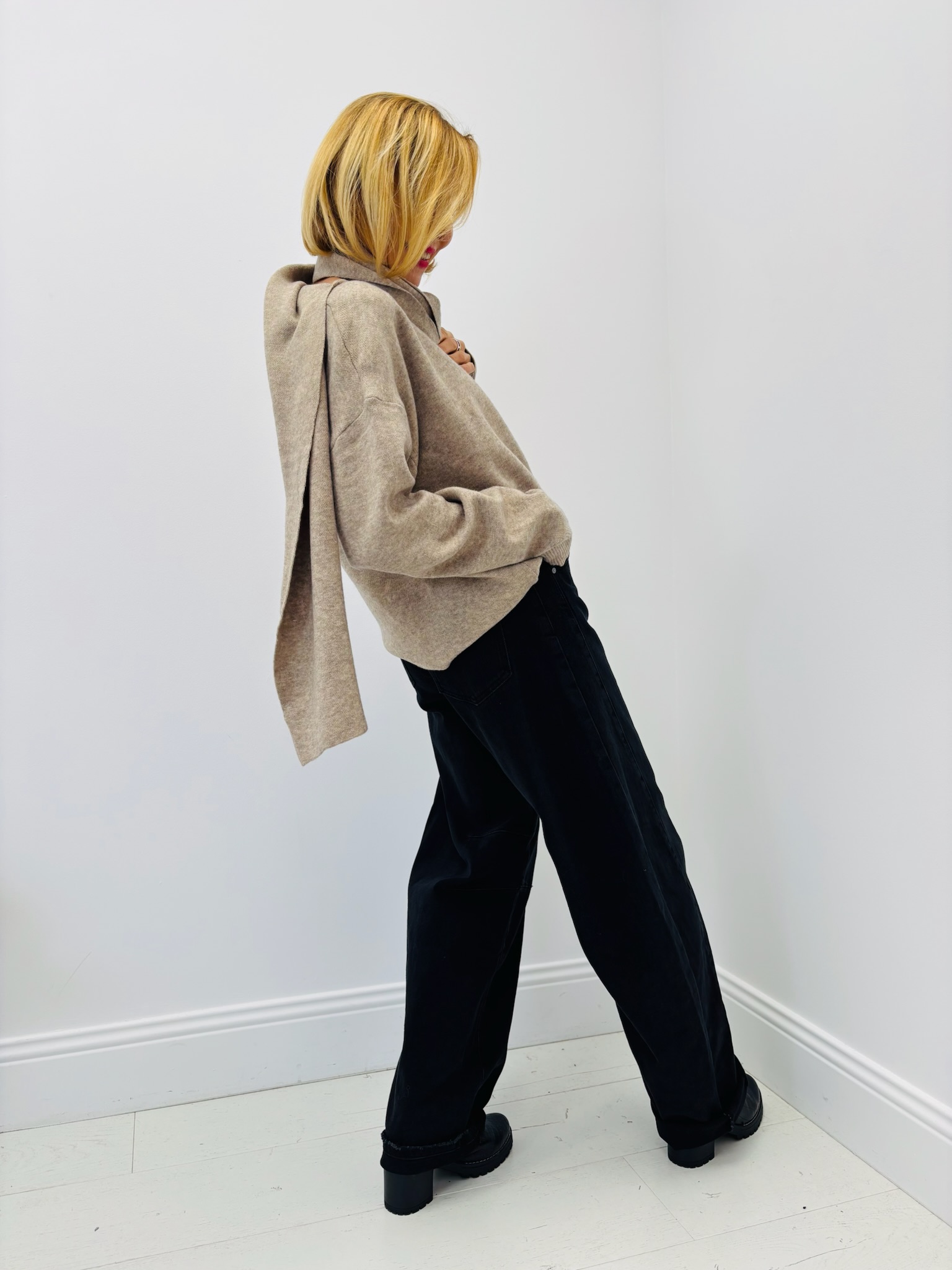 688B2FF8-351A-4A69-B2A4-DA4B2A3757D0 Jean Barrel fit – Esprit contemporain & confort absolu – Image 5