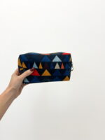 Pochette Géométrique Élégante – Motifs Colorés & Format Pratique – Image 3