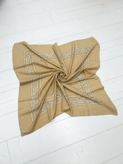 Foulard Motif bandana – Esprit vintage revisité