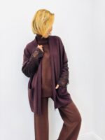 Gilet Doux à Détails dentelle – Élégance féminine