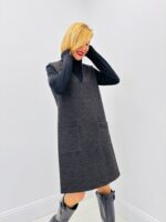 Robe Chasuble avec col roulé – Élégance rétro chic signée EMA BLUES – Image 5