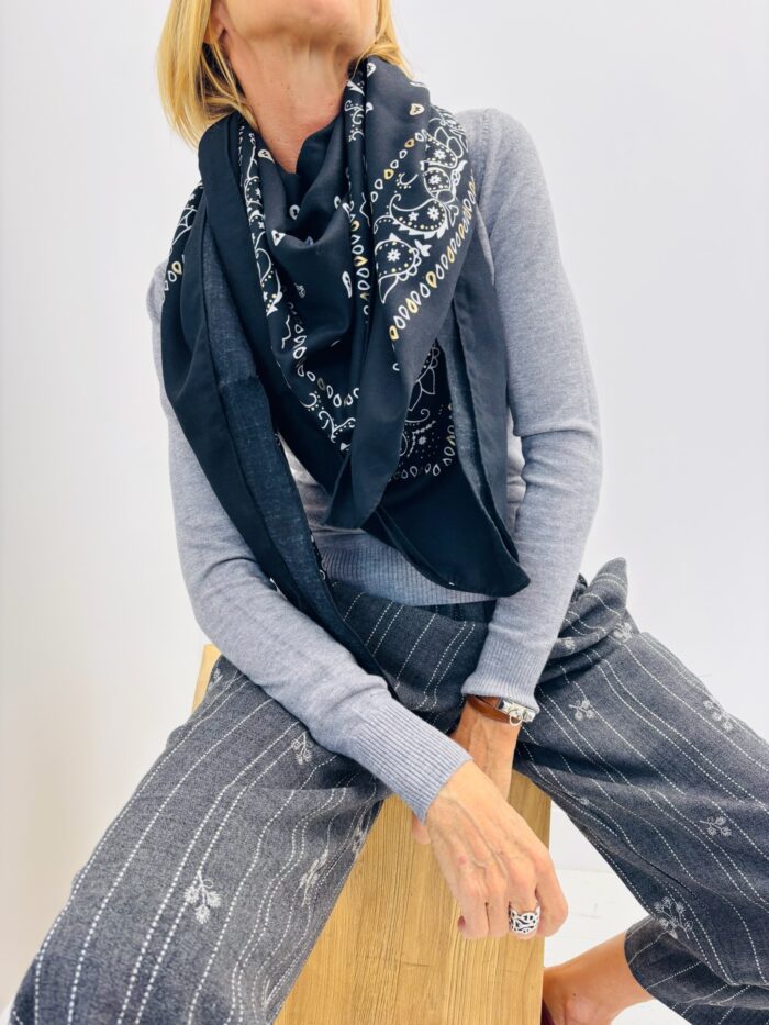 Carré motif Bandana – Accessoire tendance – Image 1