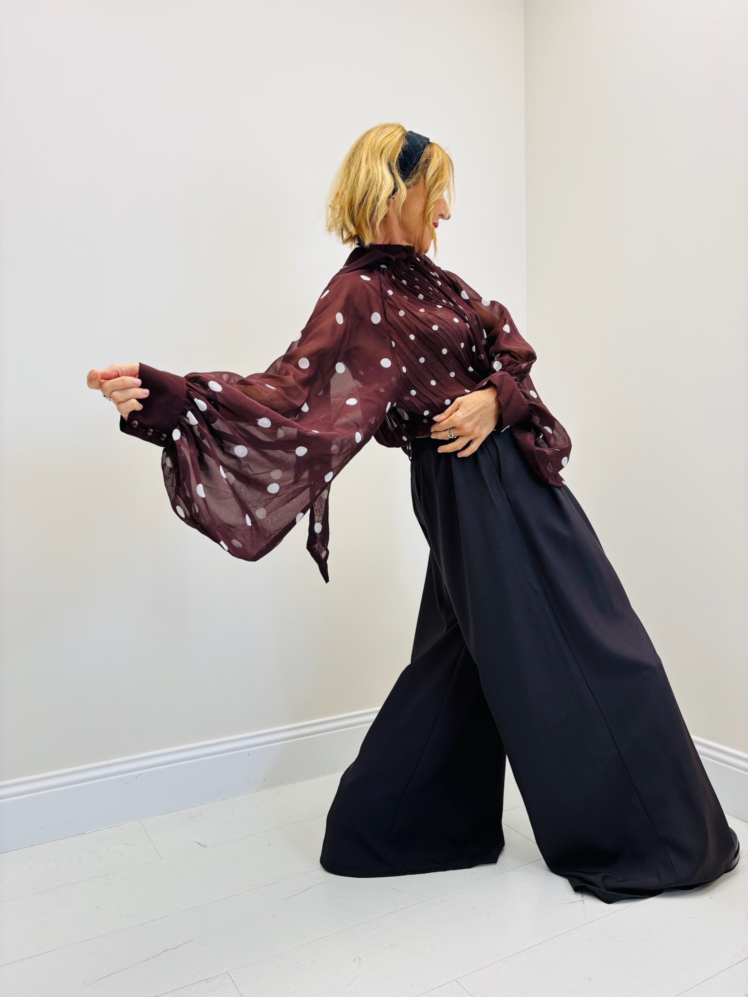 80882CC9-8705-48EA-A4FA-713A8445A9EF Blouse en Voile transparent à pois – Élégance aérienne – Image 1