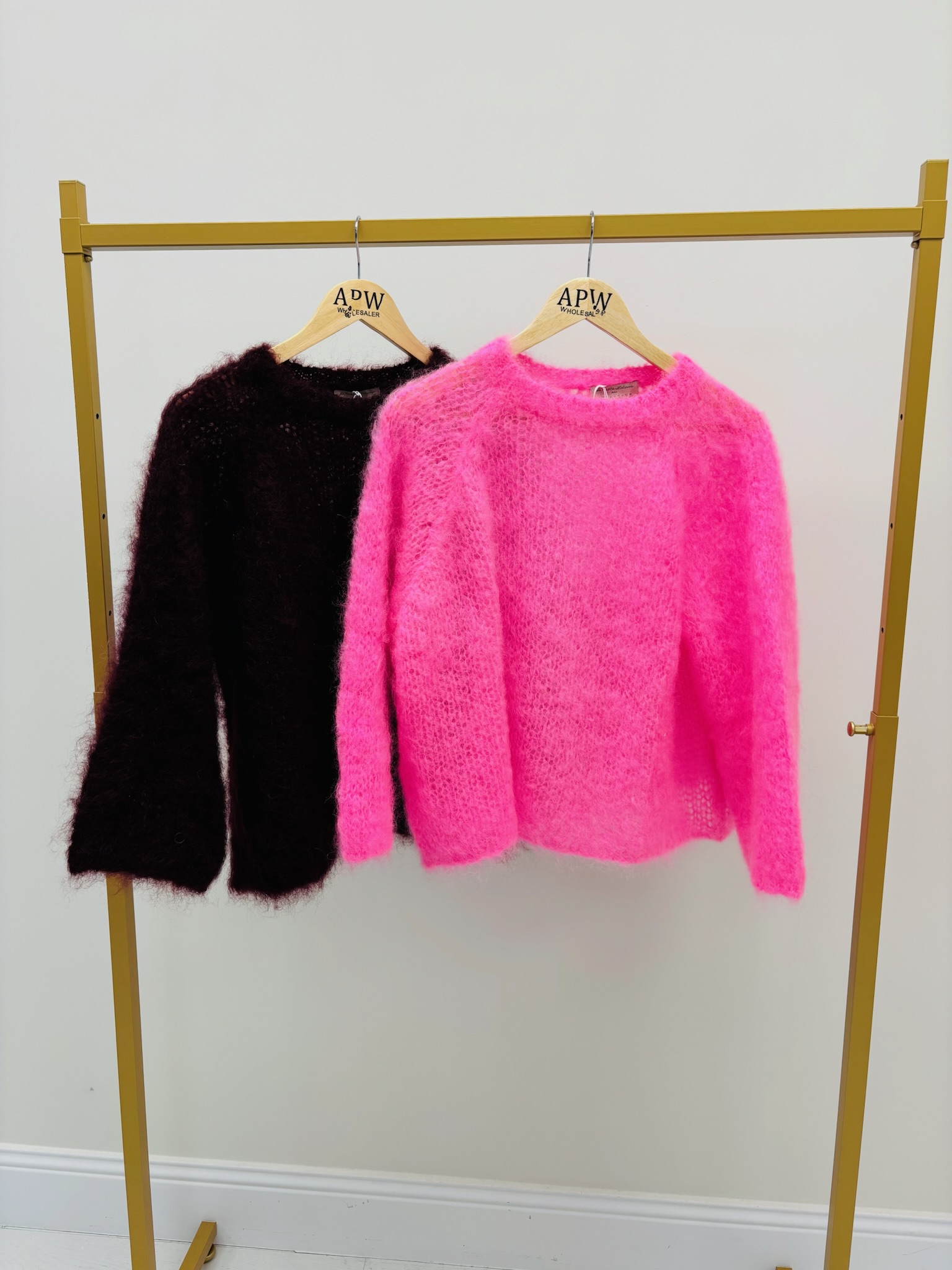 86E3D26D-0B72-47B9-BCC4-D42CD153E2F2 Pull Mohair italien – douceur et éclat 🇮🇹 – Image 2