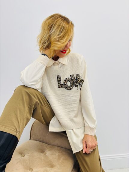 Top Trompe-l’œil “Love” en maille texturée – Élégance signée LM LULU