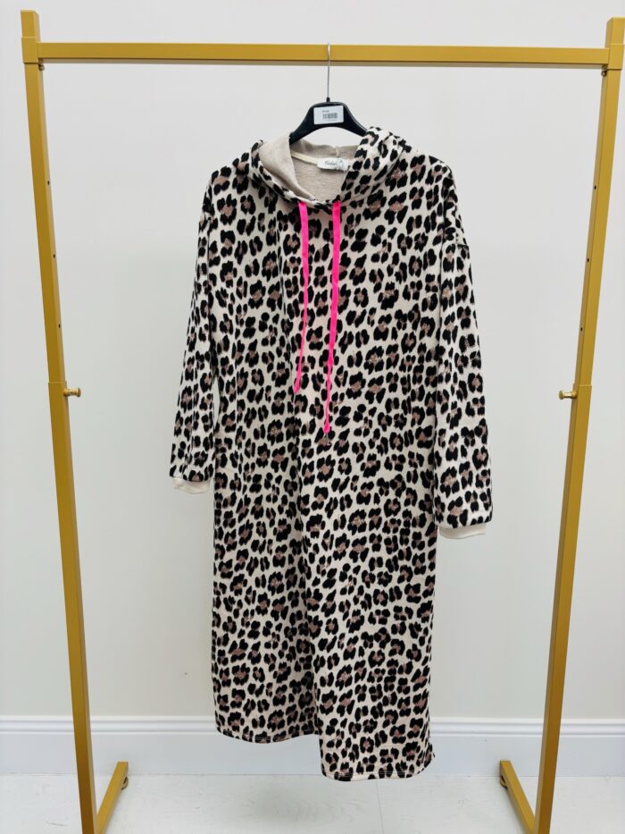 Robe Pull Léopard Capuche – Confort et style urbain – Image 2