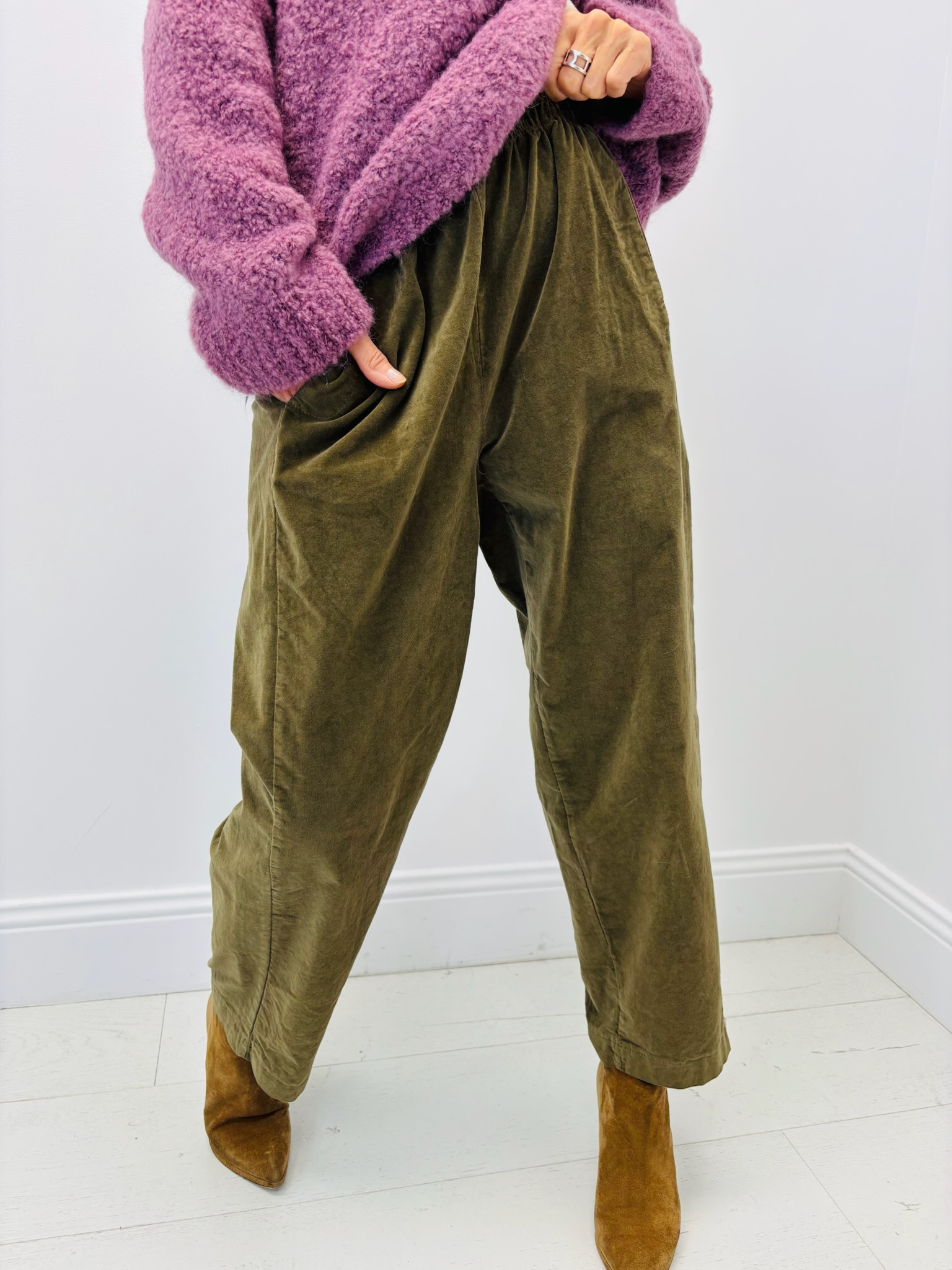 8F4B7D14-A3D2-4A99-AEA1-71892A82B295 Pantalon Coton – Coupe Carotte – Image 1