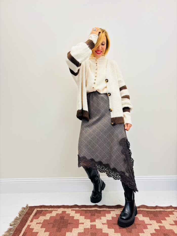 Gilet “SOULCLUB 89” – Maille douce à rayures – Image 2