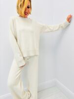 Pull Doux à Couture contrastée – Élégance minimaliste signée VALENTYNE