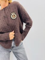 Gilet Torsadé avec écusson brodé – Image 3