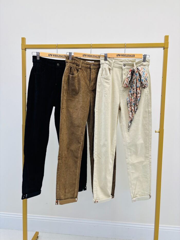 Pantalon Carotte en Velours côtelé – Image 2
