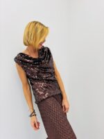 Top à Sequins – Encolure Drapée & Doublure Confort