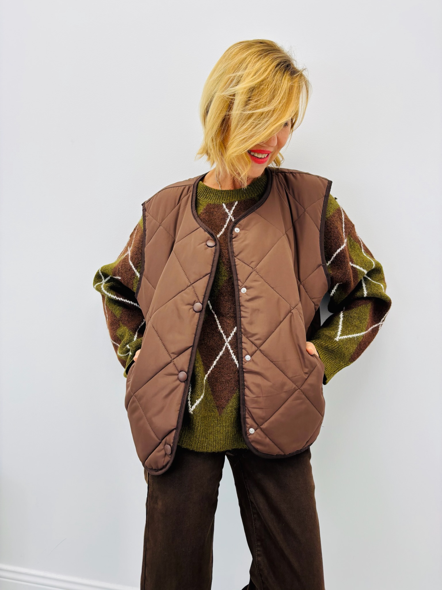 A29F29D7-C60C-47F2-BC6D-CC7DEA6EB0EB Doudoune Sans Manches – Esprit casual chic 🇮🇹 – Image 6