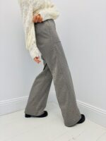 Pantalon à Petits Carreaux – Esprit tailoring chic signé EMA BLUES