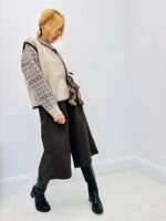 Gilet Laine Bord contrasté – Esprit rétro chic – Image 3