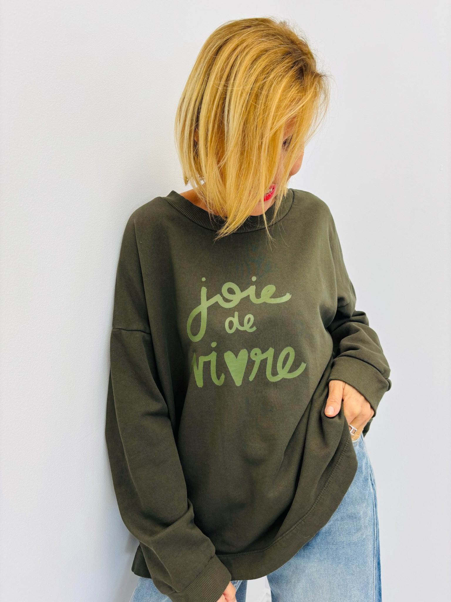 AEADC60D-AC6B-48D8-AD8C-606B75048404 Pull Sweat 100 % coton “Joie de vivre” – Image 7