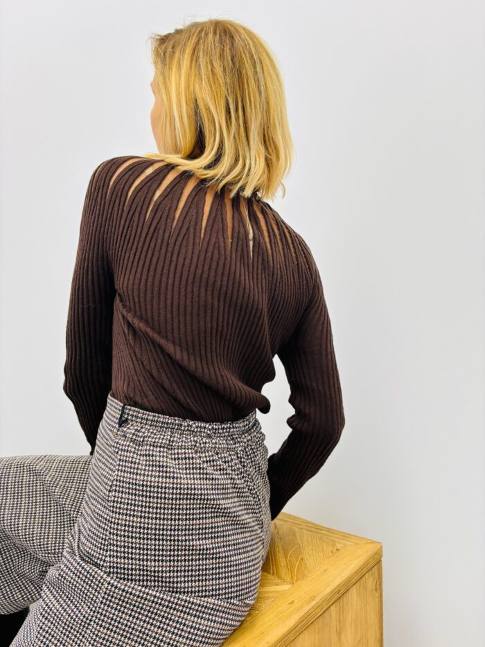 Pull Ajouré col Montant – Élégance & modernité – Image 2