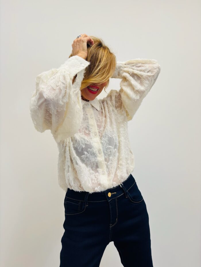 Chemise Brodée – Image 1