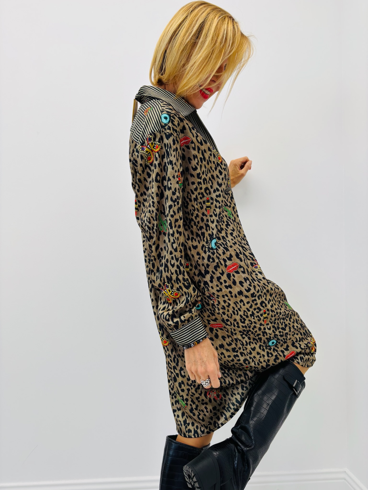 B0094F43-3EC5-4AA3-9448-0B49E2B50E20 Robe EMA BLUE’s – Imprimé Mix & Wild – Image 3